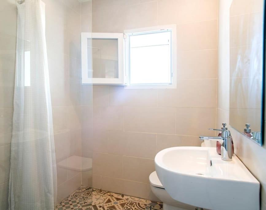 20 Min From Bcn- Charming House W/ Pool & Bbq Area Villa Cervelló Eksteriør billede